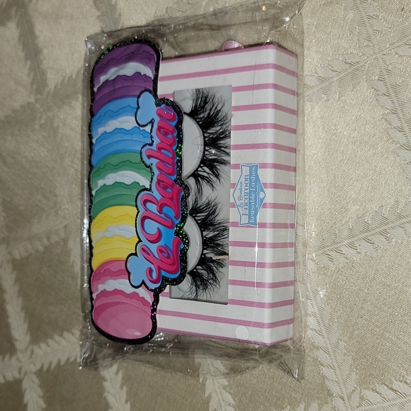 Bombshell Cosmetica Lashes Le Bonbon Macaroon Lashes - Picture 2 of 3